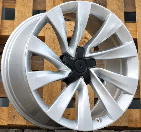 4x srebrne kute felgi 19" rozstaw 5x114,3 do Tesli Model Y