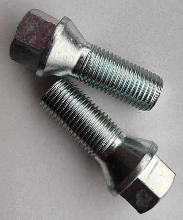 Śruby M14x1.5 KOENIG stożek 28mm Klucz 17 komplet 20sz